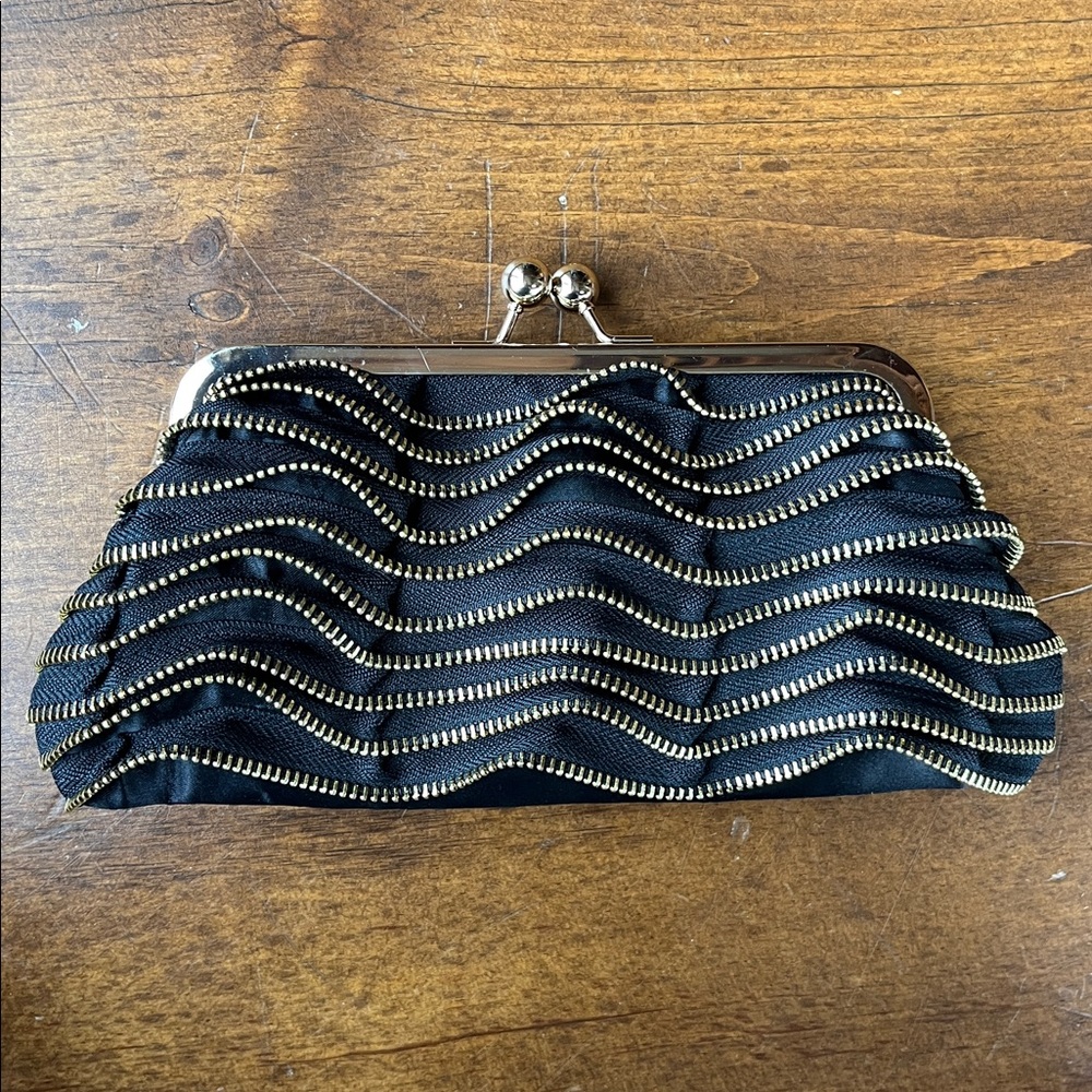 Susan Faris Clutch Purse Gold Tone Zippers with Gold Tone Shoulder Chain